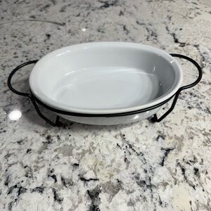 Home Essentials White Ceramic Dish with Black Stand / dining / serveware